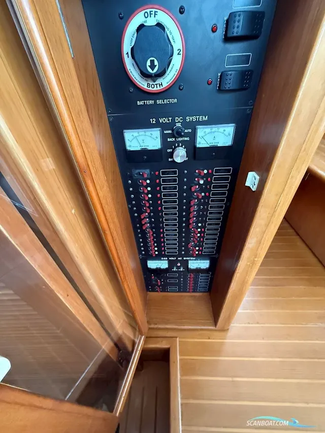 Halvorsen 32 Gourmet Cruiser
