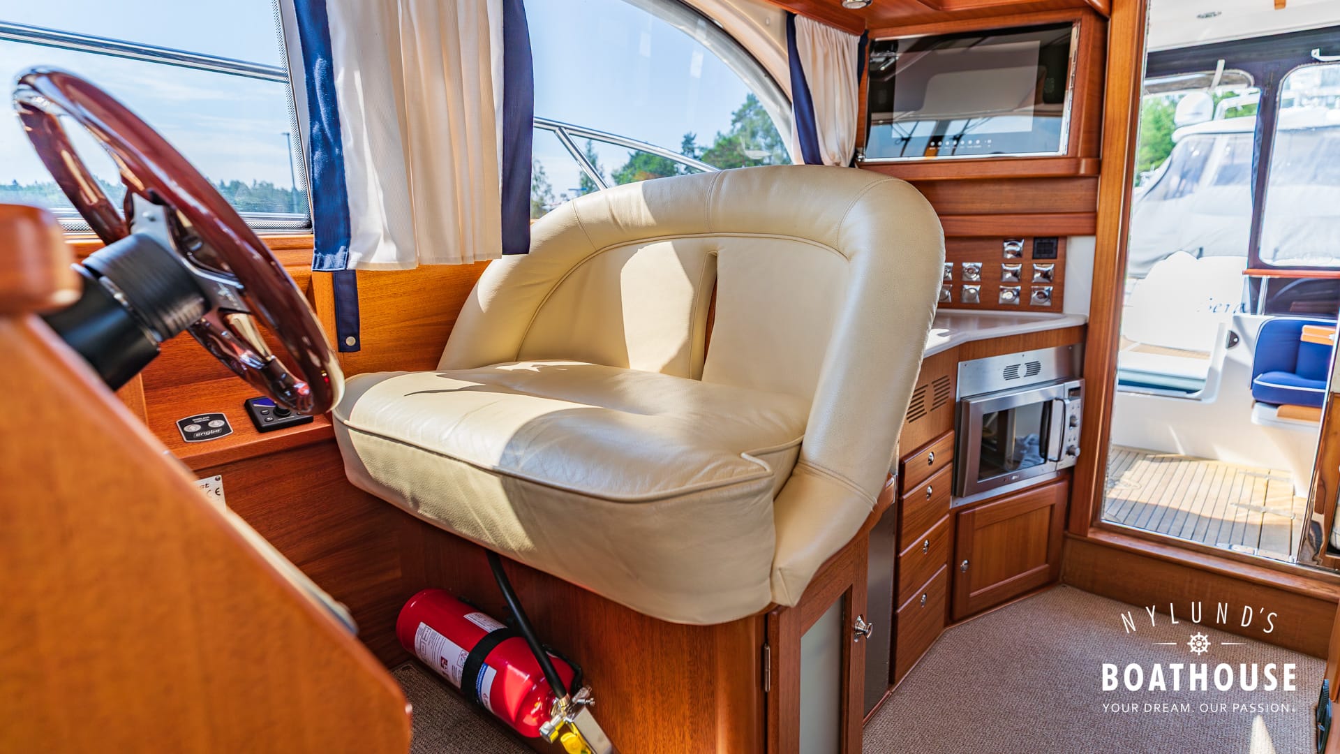 Nord West 370 Flybridge - Image 23