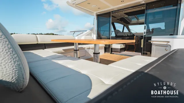 Azimut 55S