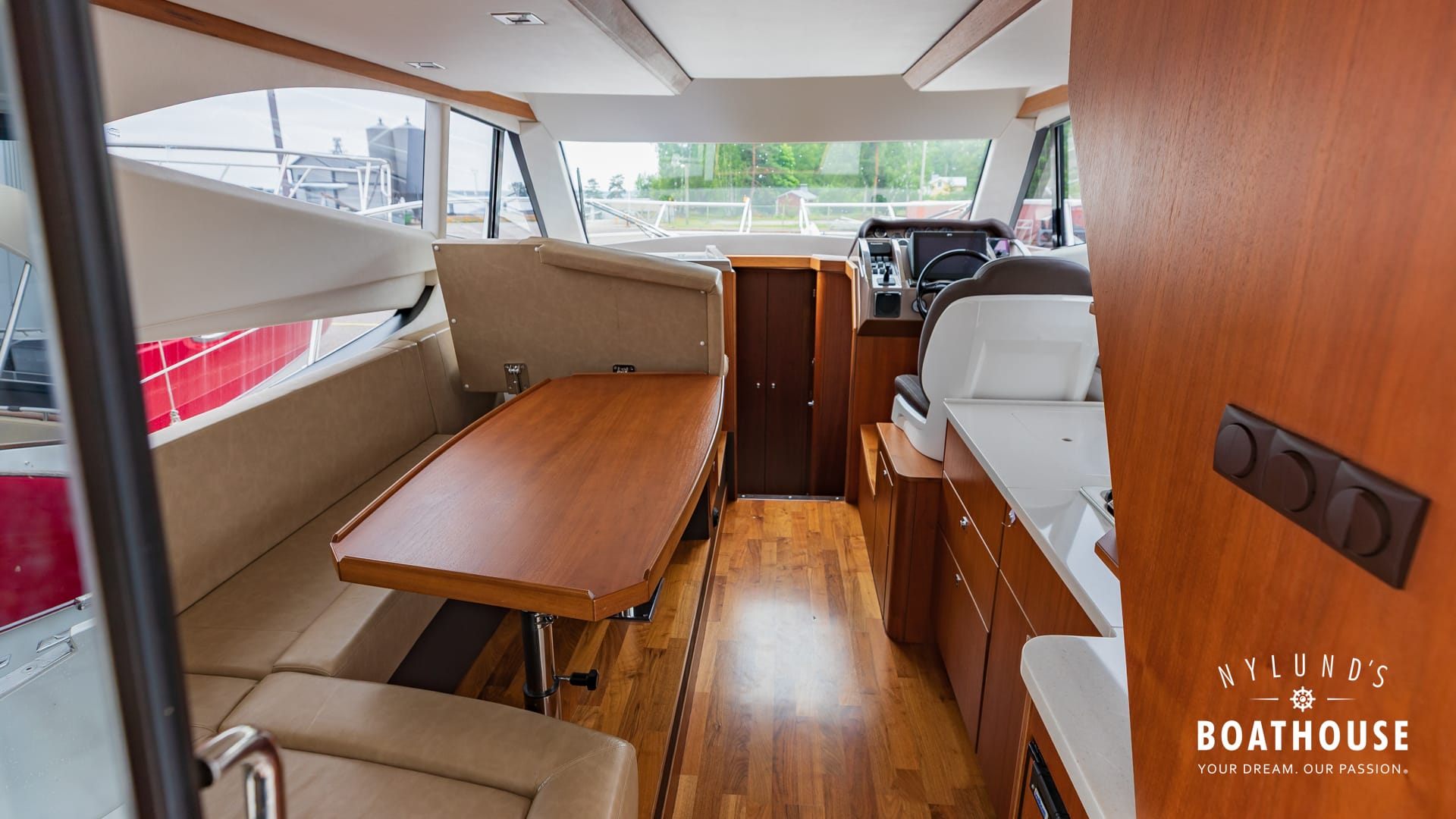 Galeon 340 Fly - Image 40