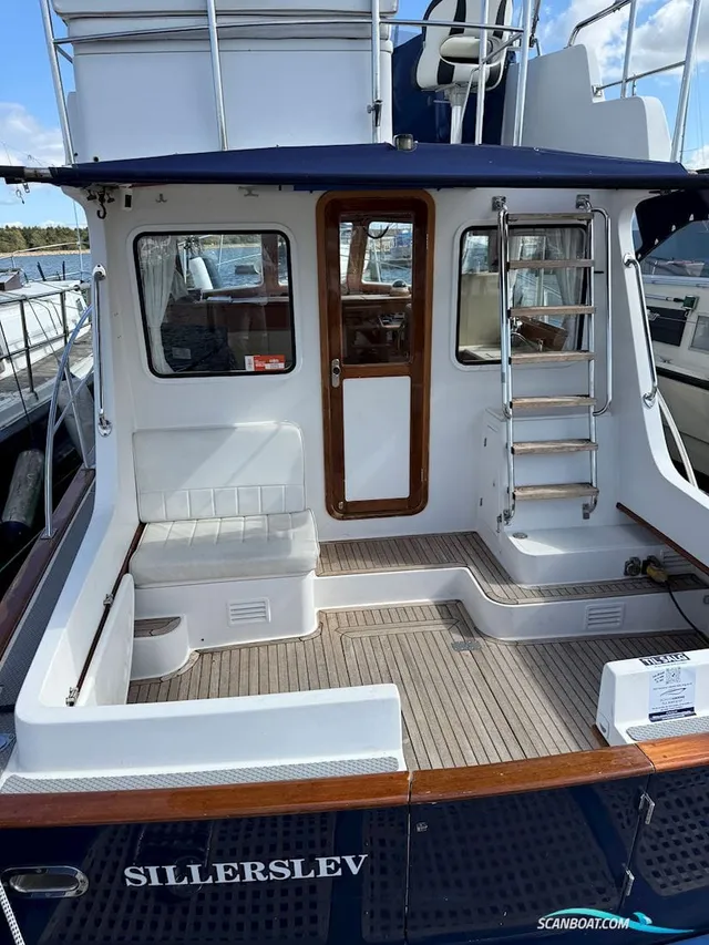 Halvorsen 32 Gourmet Cruiser