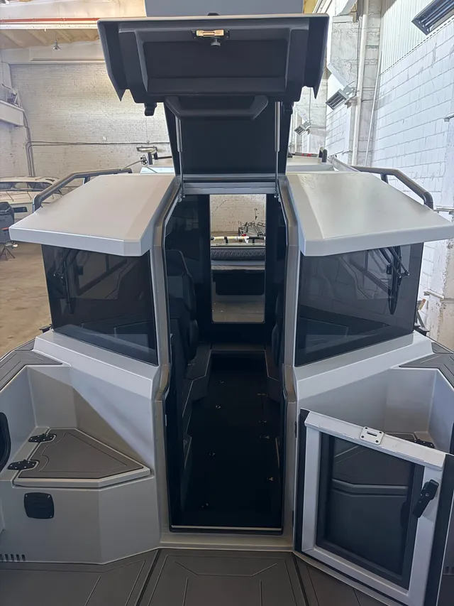 Jaktar J-27 — Interior