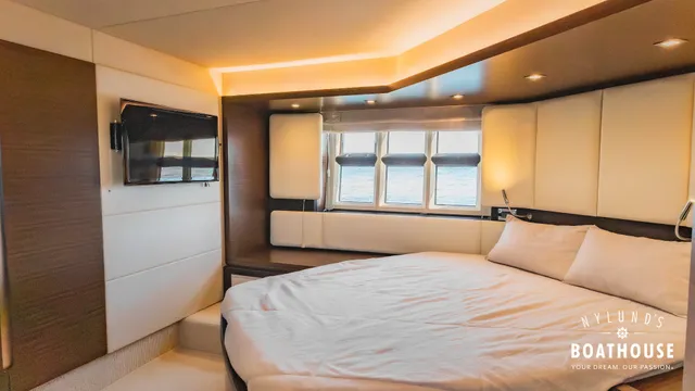Azimut 55S