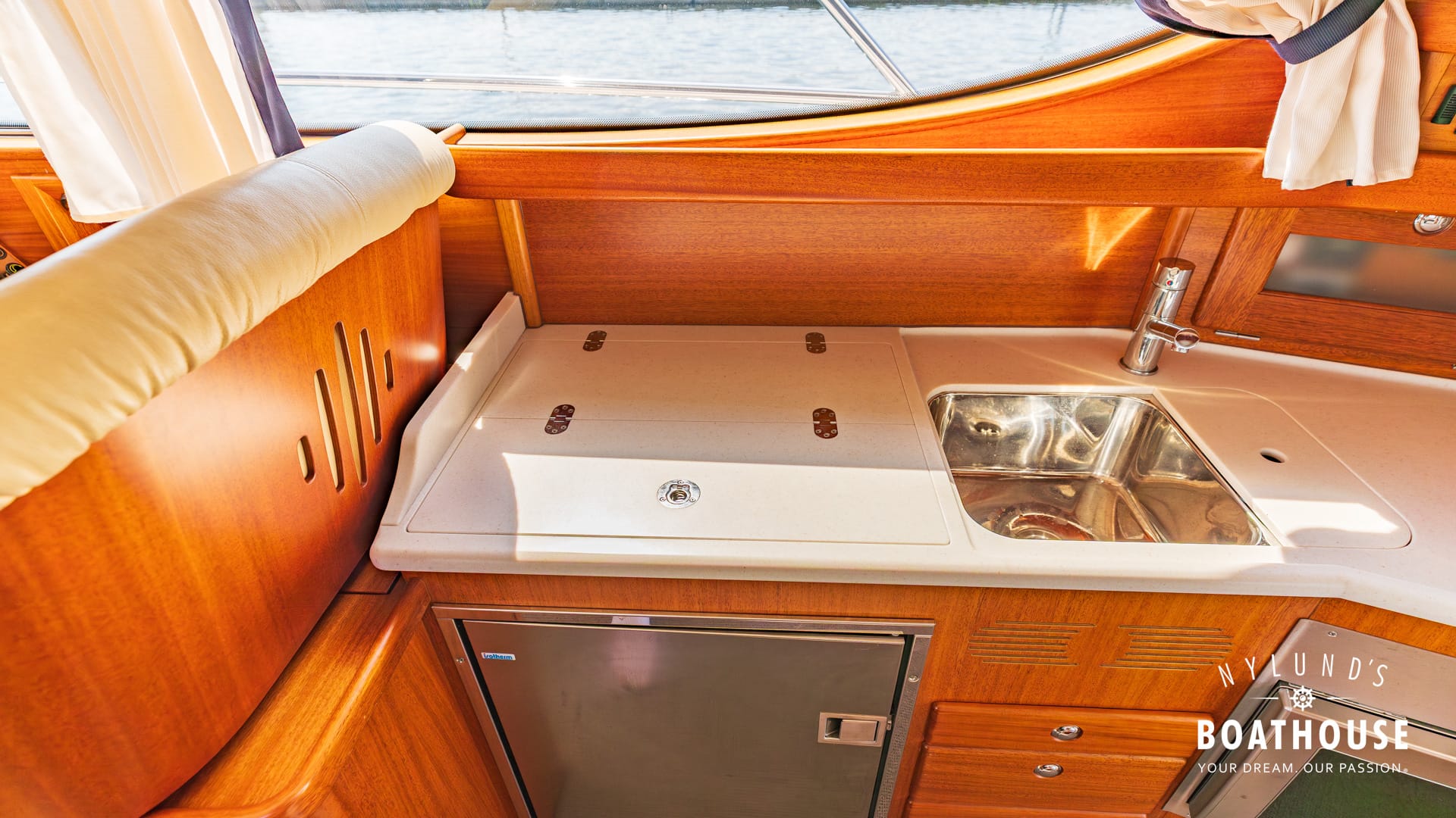 Nord West 370 Flybridge - Image 42