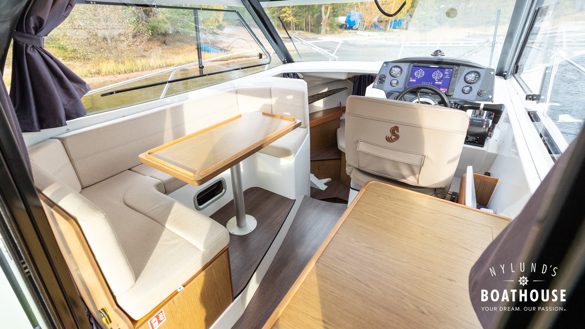 Beneteau Antares 8.80 OB - Image 3