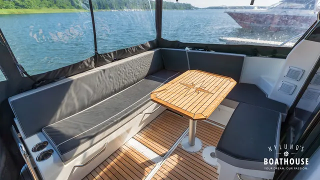 Jeanneau Merry Fisher 895 Cruiser — Exterior