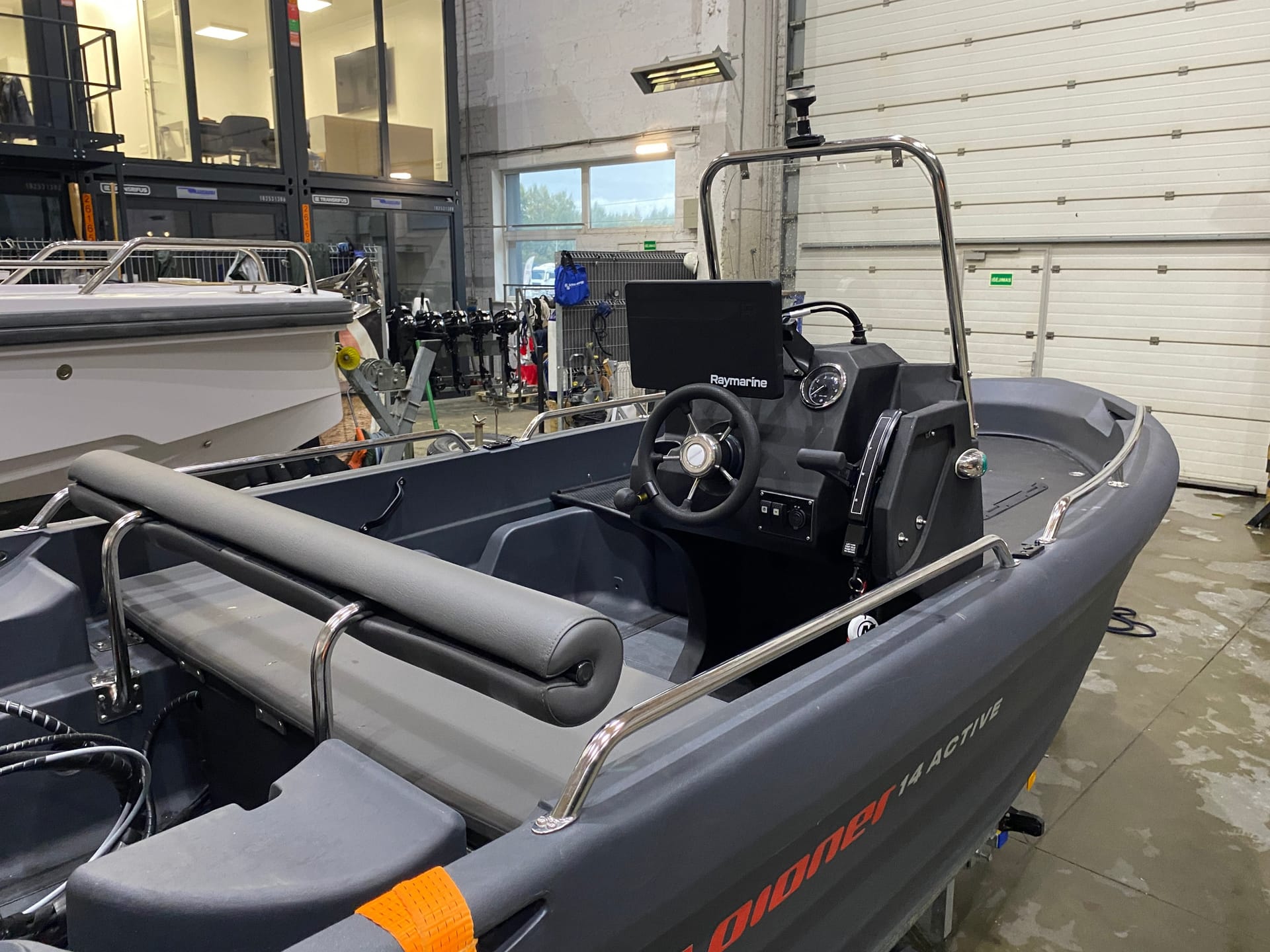 Pioner 14 Active Fisher - Image 6