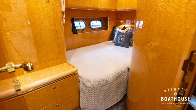 Elegance 68 — Interior