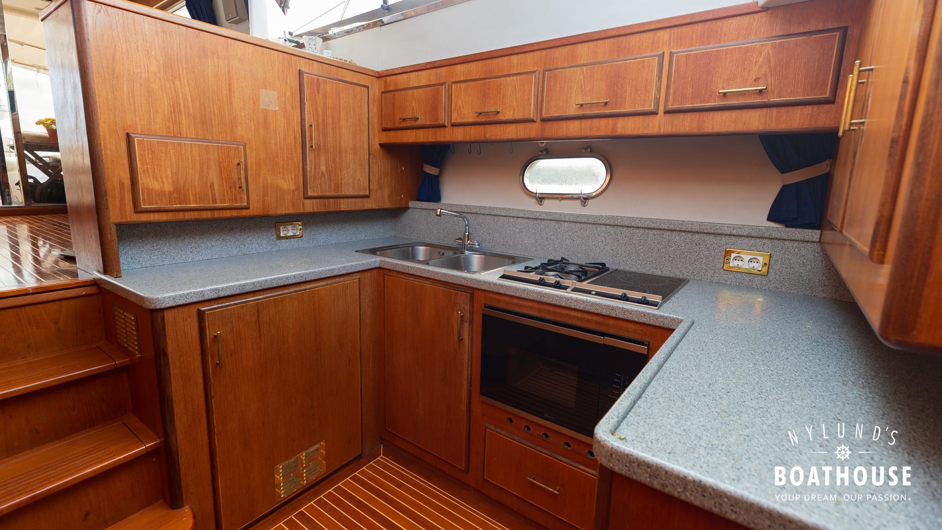Fairline 50 MK II - Image 112