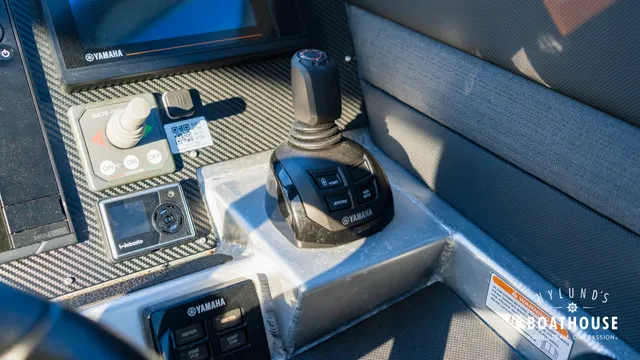 Anytec 868 CAB — Interior