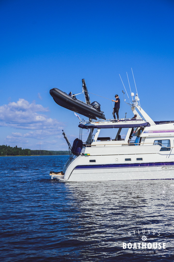 Trader 535 Signature - Image 26