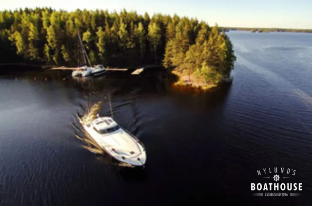 Sea Ray 630 — Cruising