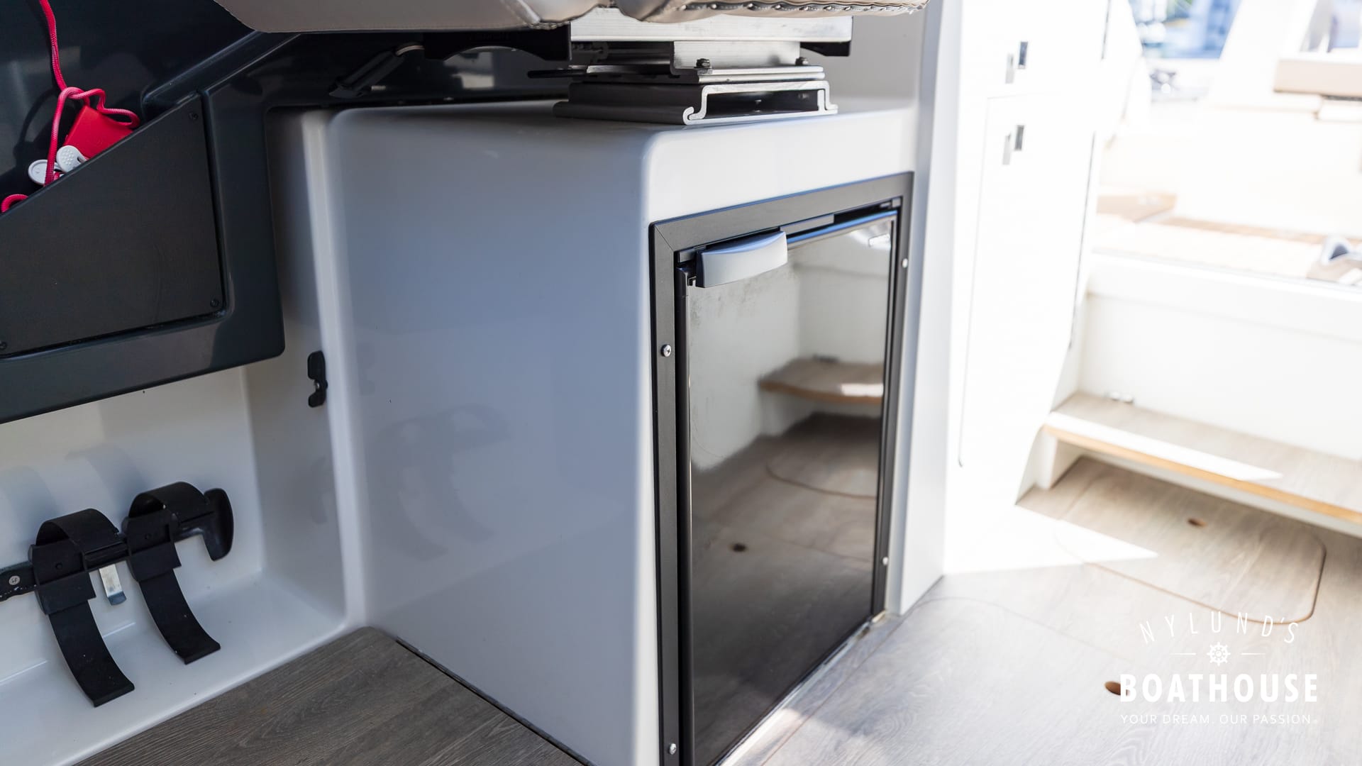 Quicksilver Activ 675 Weekend - Image 32