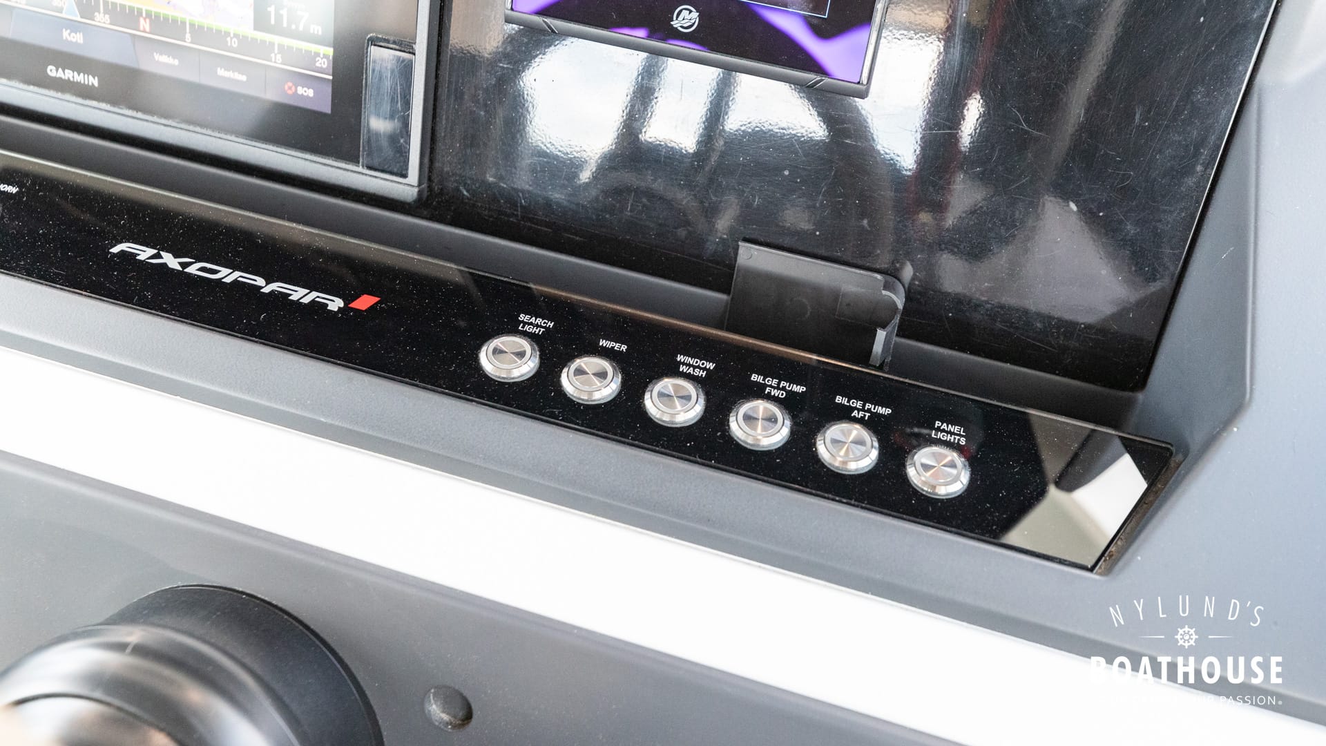 Axopar 28 Cabin - Brabus Line - Image 46