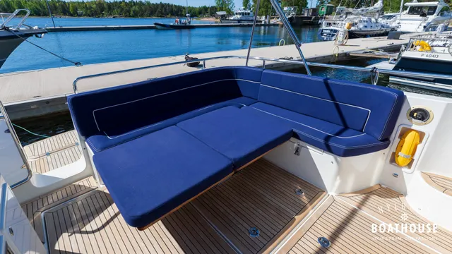 Nimbus 34 Nova S — Exterior