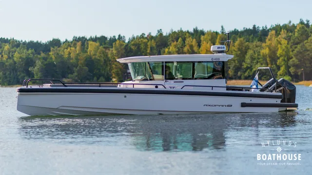 Axopar 28 Cabin — Merellä