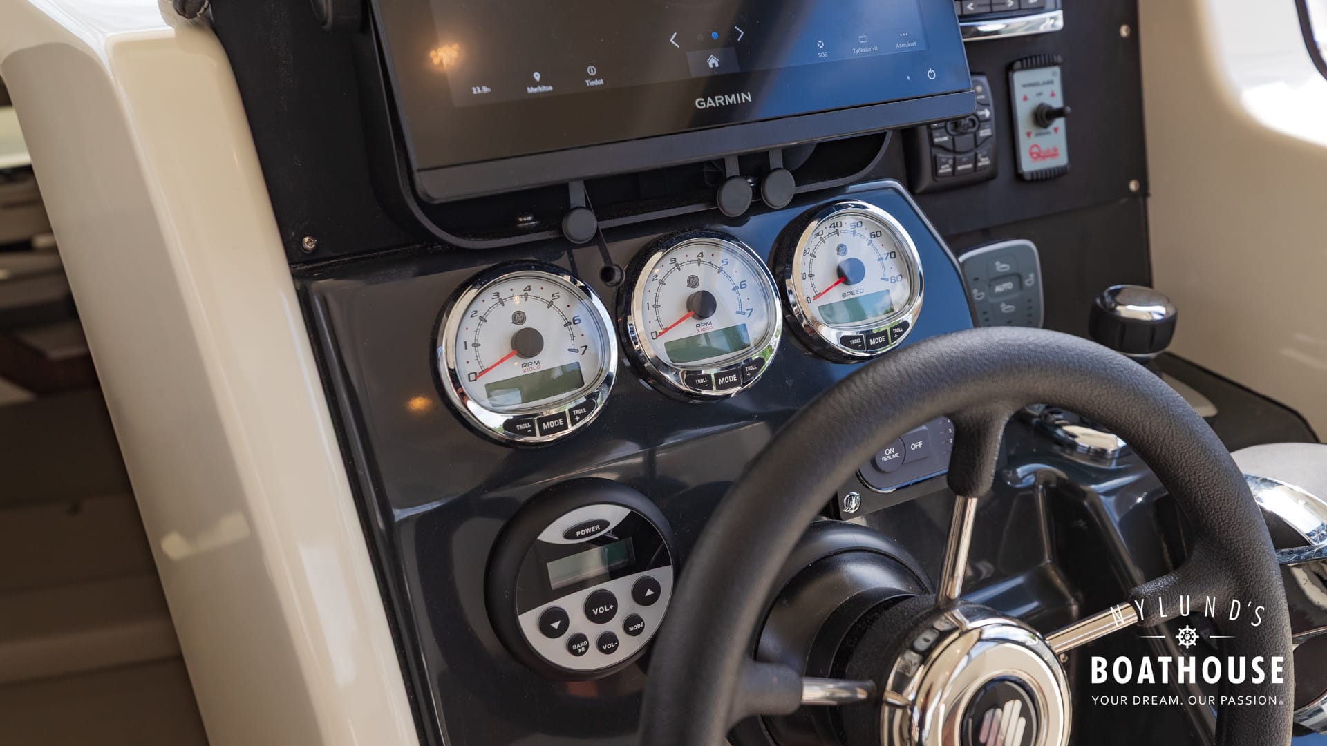 Quicksilver 905 Pilothouse - Image 37
