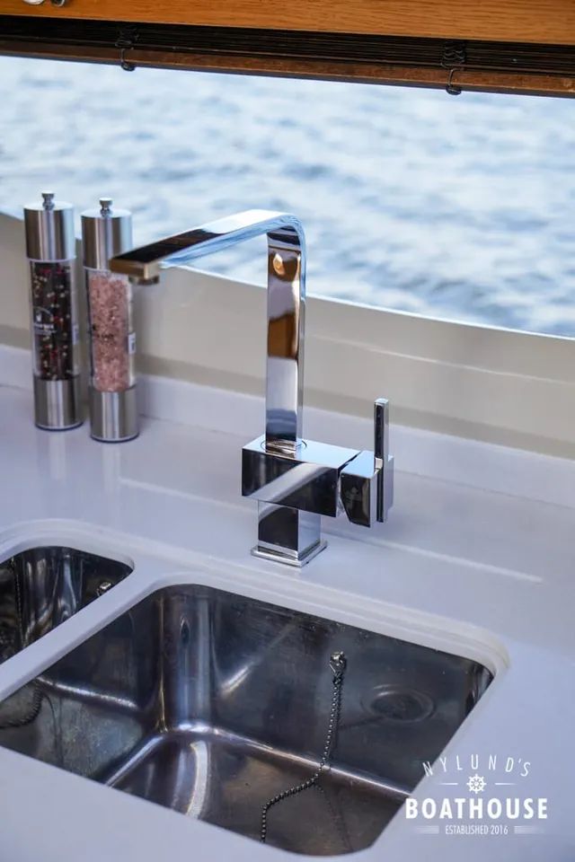 Galeon 430 HTC — Ulkopuoli