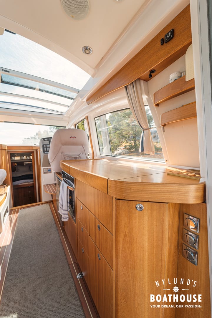 Nimbus 365 Coupe - Image 23