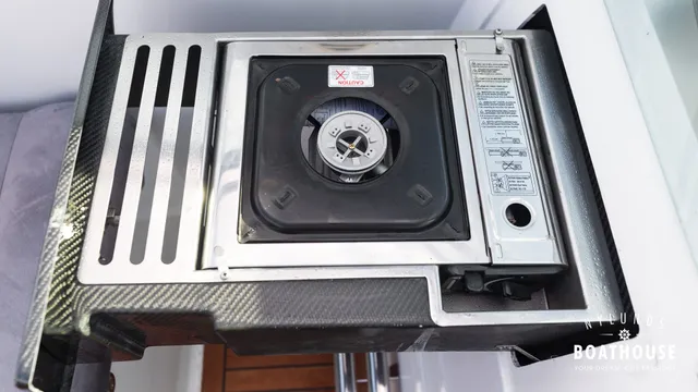 Hydrolift C-31 R Carbon — Exterior