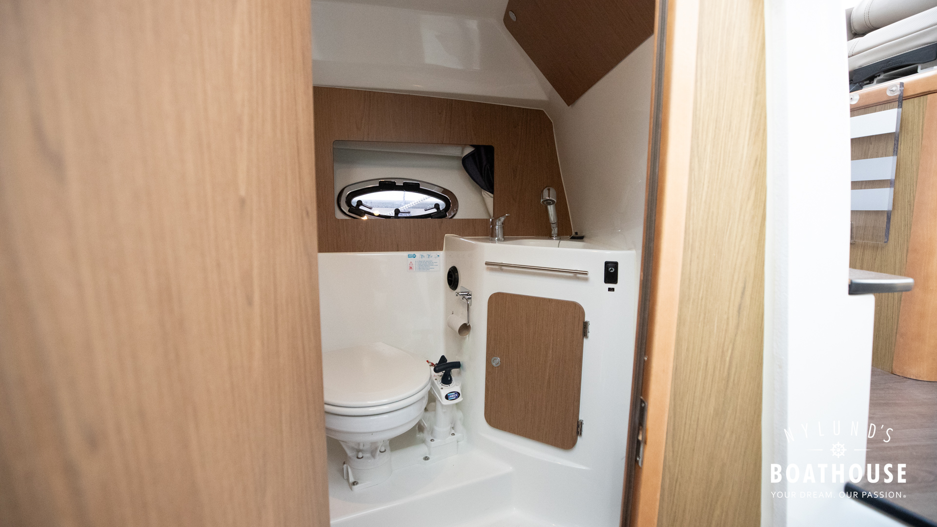 Beneteau Antares 8.80 OB - Image 35