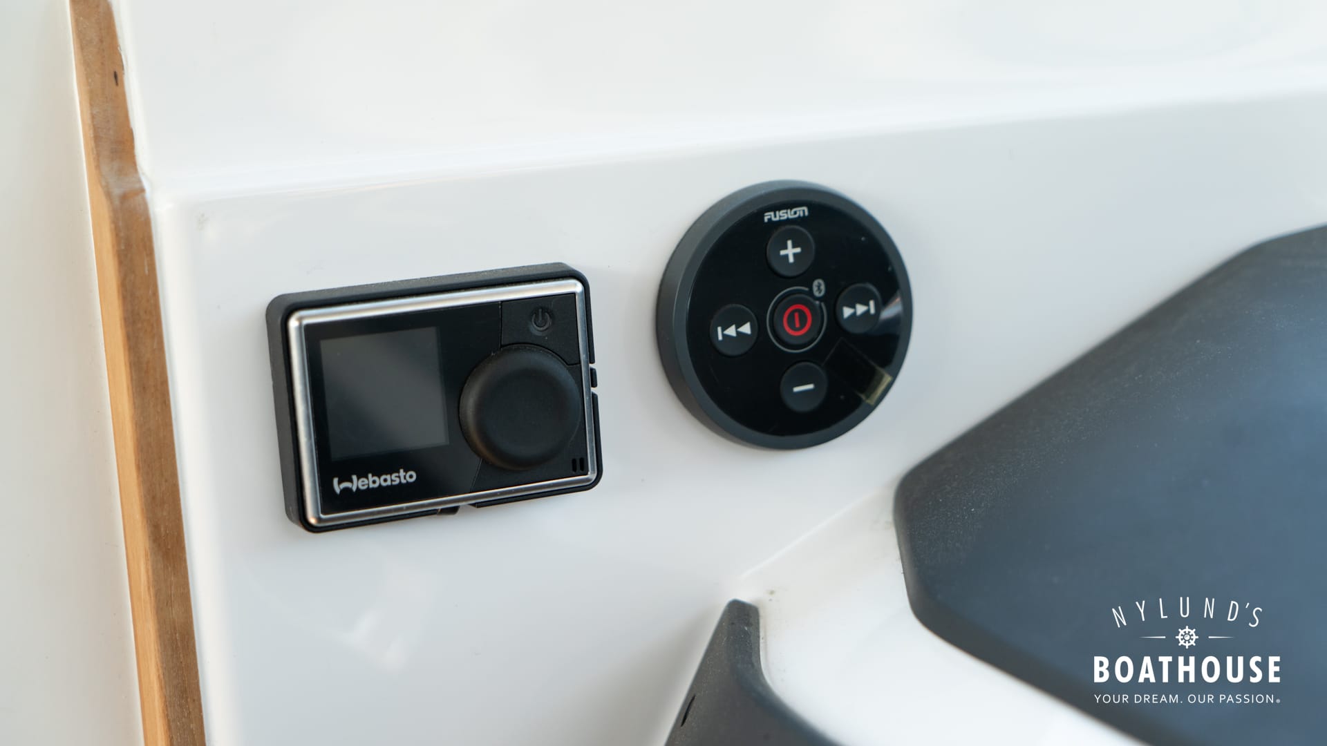Axopar 28 Cabin - Image 72