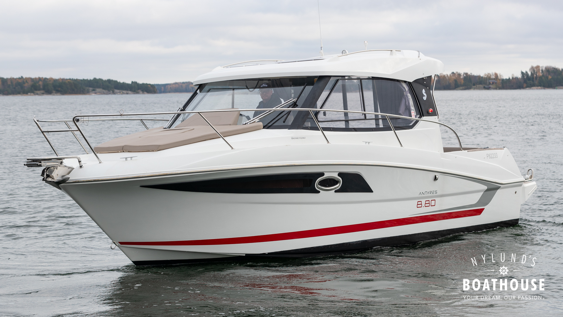 Beneteau Antares 8.80 OB - Image 7