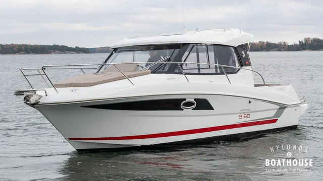 Beneteau Antares 8.80 OB