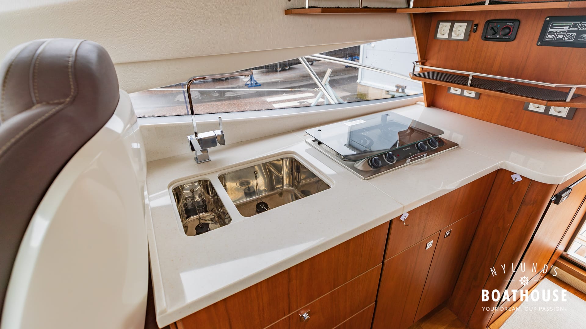 Galeon 340 Fly - Image 41