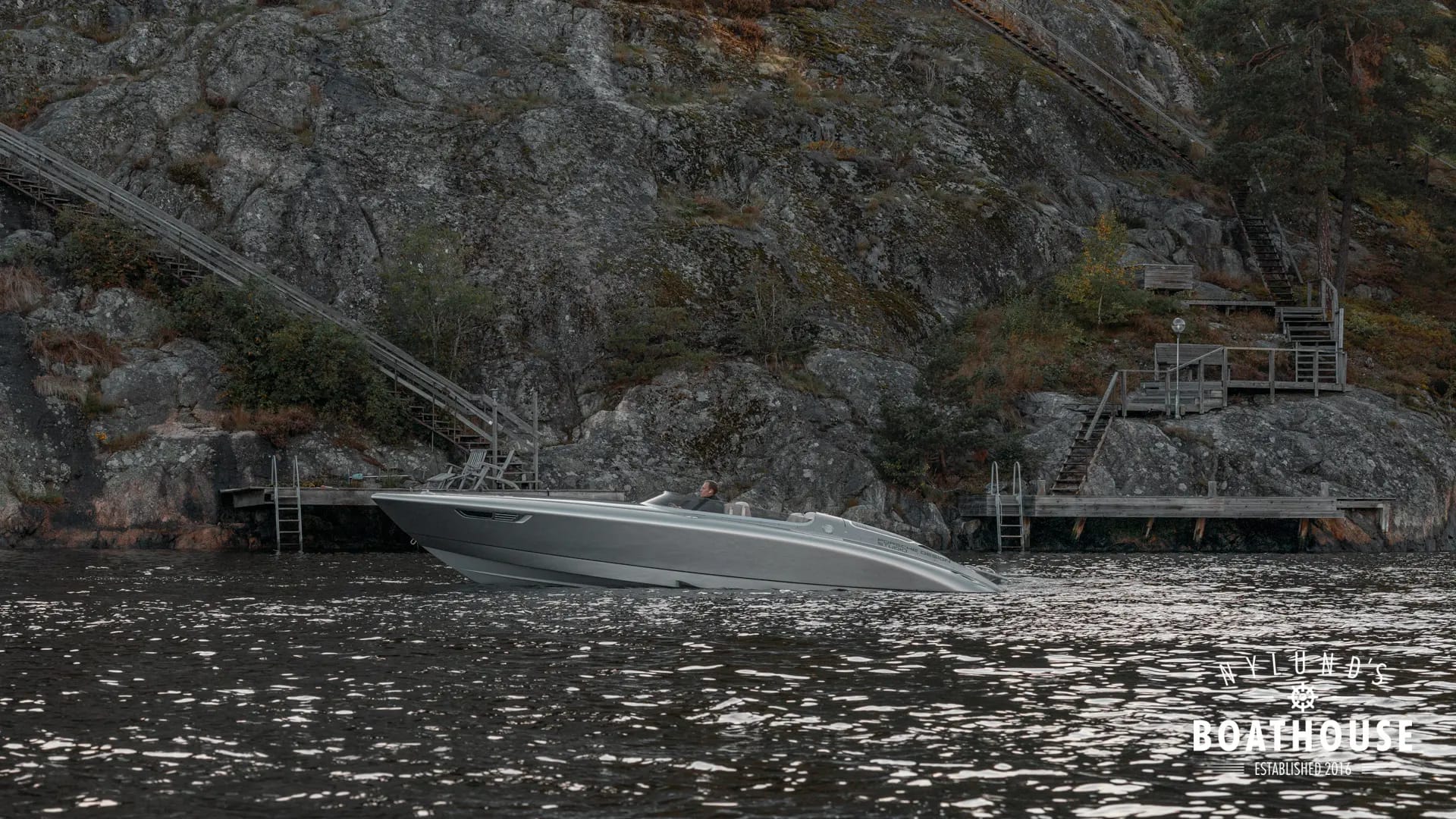 Donzi 28 Fearless Yacht - Image 12