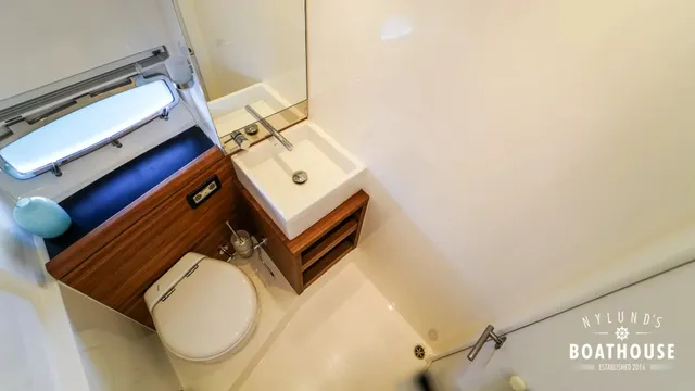 Sealine F46 — Intérieur