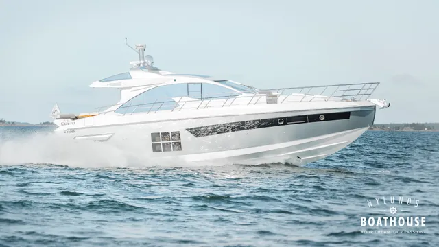 Azimut 55S