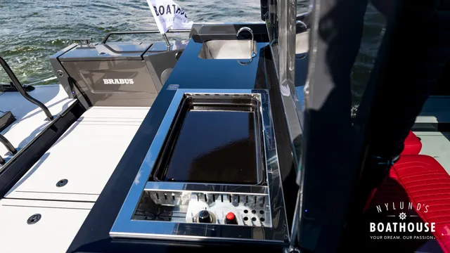 Axopar Brabus Shadow 800 Sun Top — Extérieur