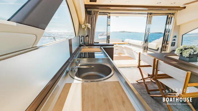 Azimut 55S