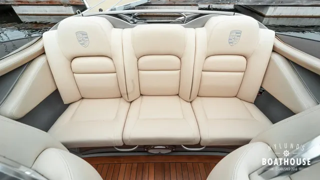 Donzi 28 Fearless Yacht — Interior