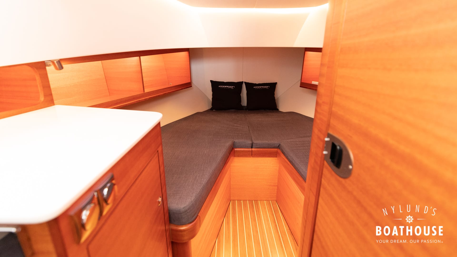 Paragon 31 Cabin - Image 81
