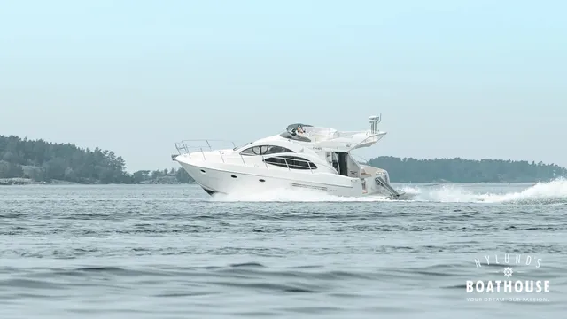 Azimut 42 Fly — En navigation