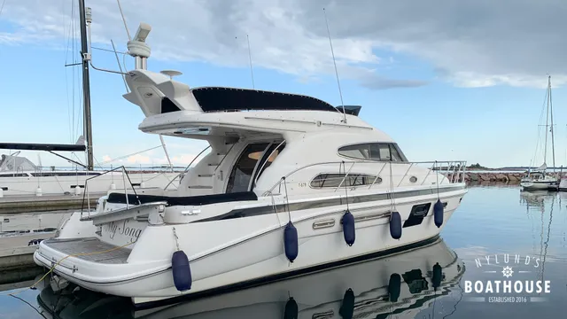 Sealine T47 — Cruising