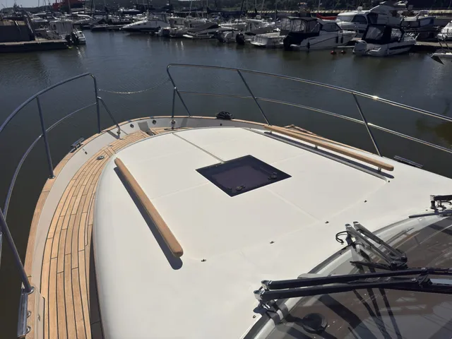 Marex 375 Marex — Exterior