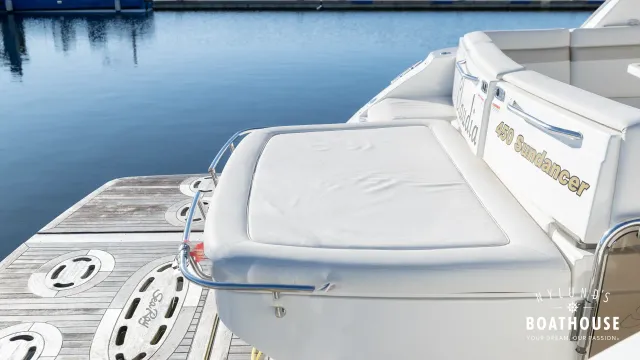 Sea Ray 450 Sundancer — Exterior