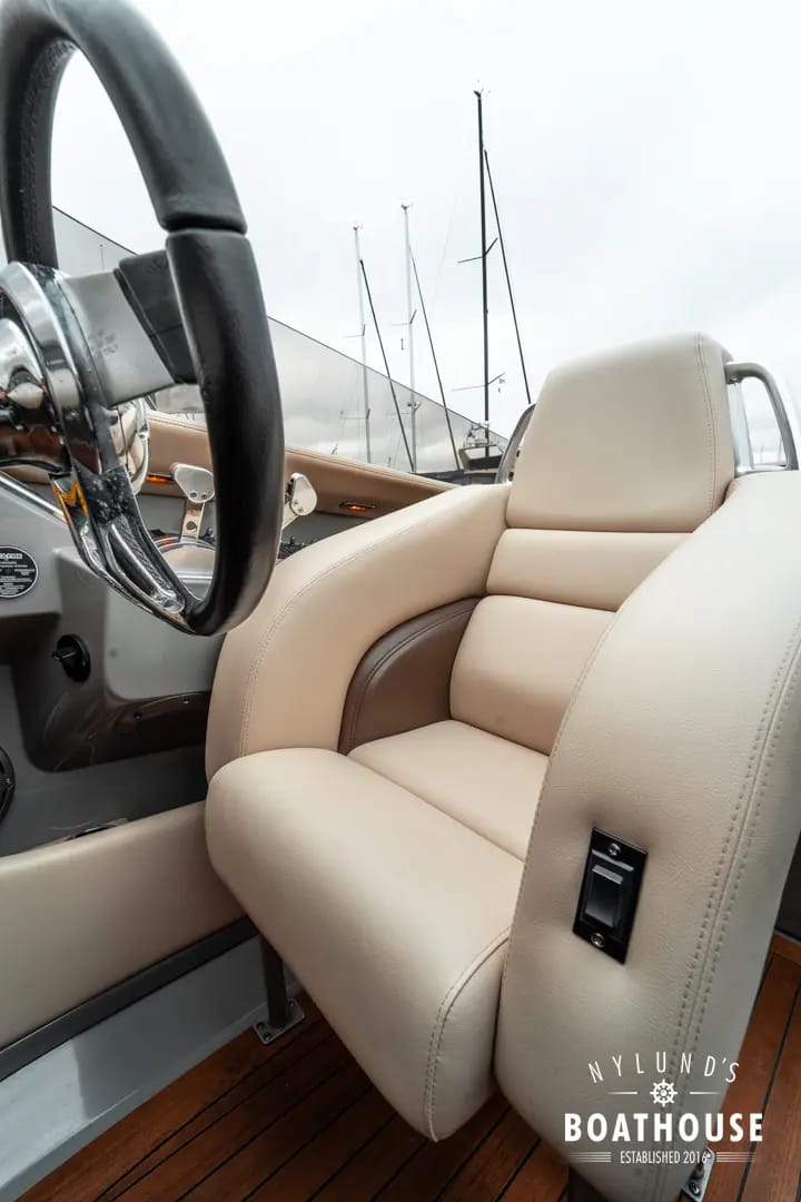 Donzi 28 Fearless Yacht - Image 60