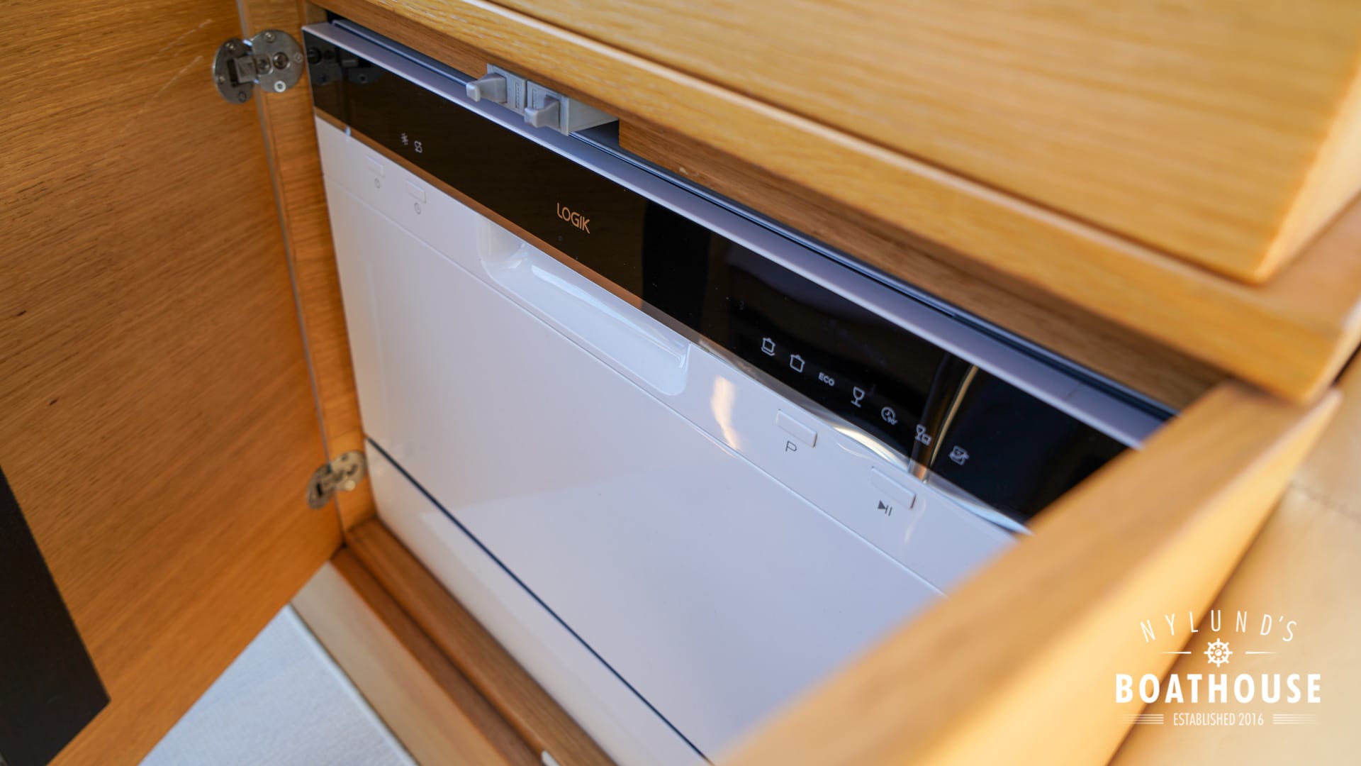Galeon 430 HTC - Image 69