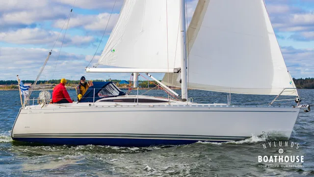 Delphia  D37