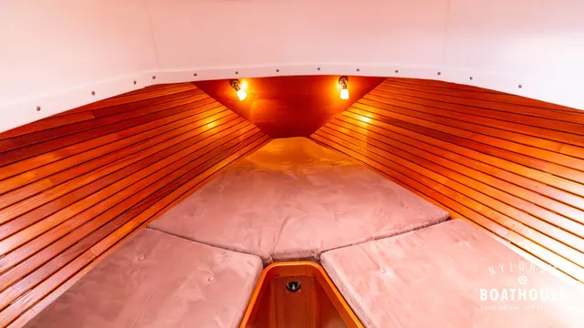 Brizo Yachts 28