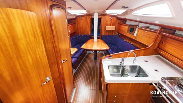 Delphia  D37
