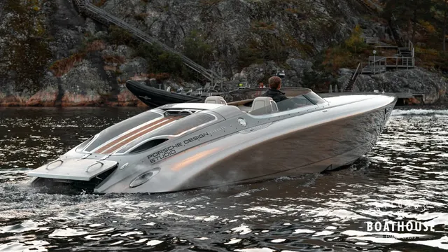 Donzi 28 Fearless Yacht — Navegando