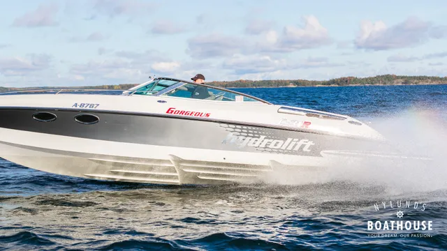 Hydrolift C-31 R Carbon — Cruising