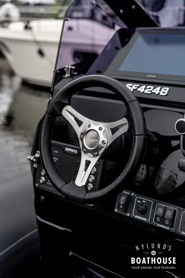 Brig Eagle 10 — Exterior