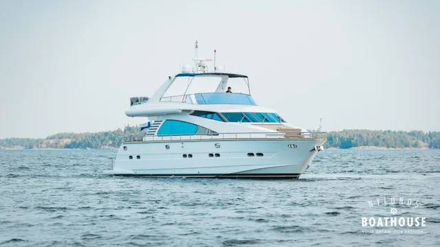 Elegance 68 — Cruising