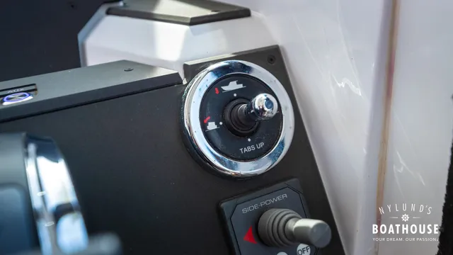Axopar 28 Cabin